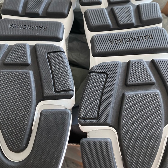 BALENCIAGA SPEED 2.0 LIGHT SNEAKER - Picture 6 of 8